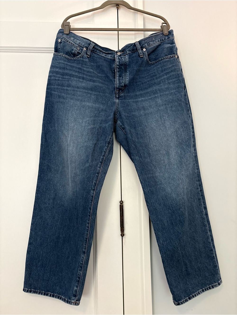Classic Straight-Leg Jeans in Dark Blue